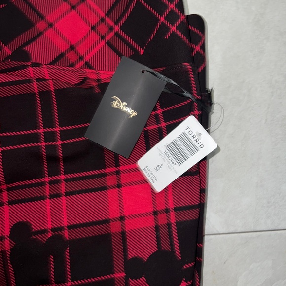 Torrid Disney Mickey Mouse Red Plaid Ponte Pixie Pants Size 6XL - Picture 3 of 4